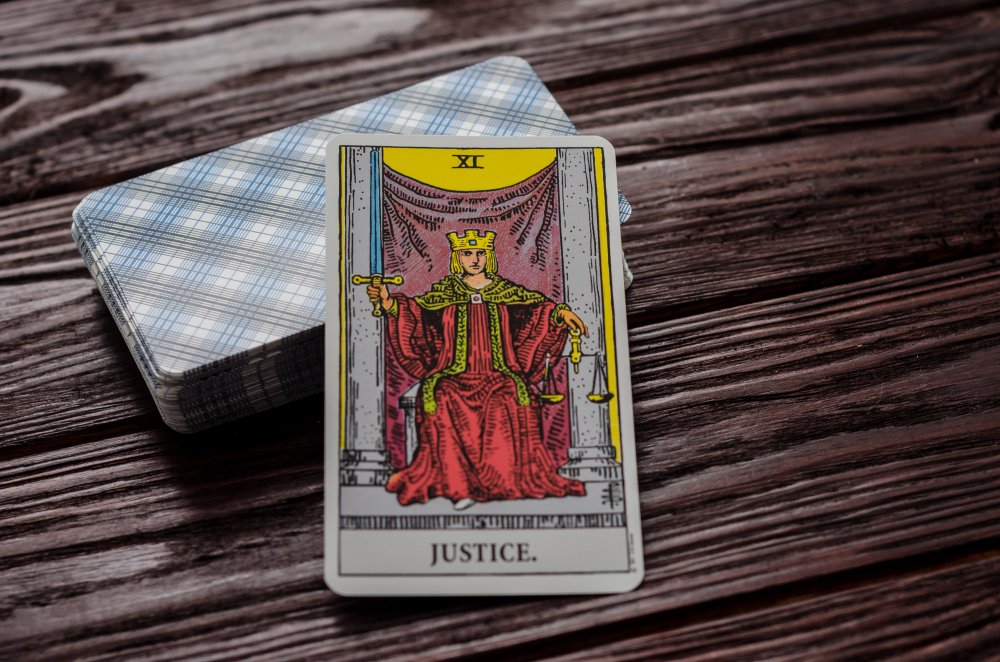 Carta Justiça no Tarot