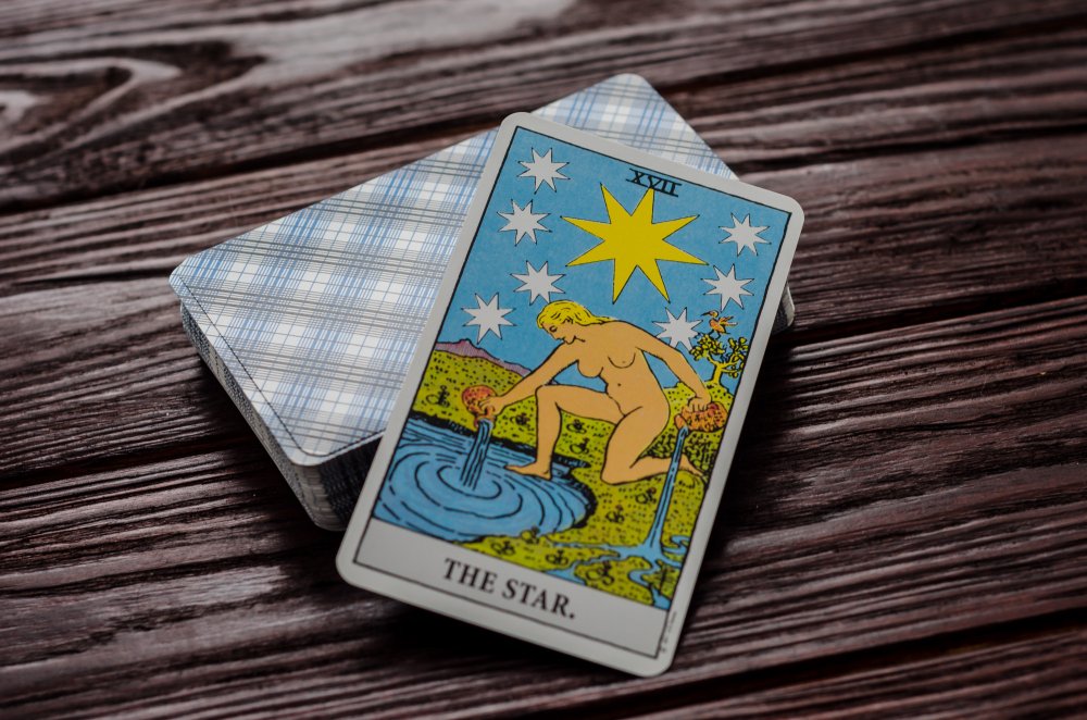 A Estrela no Tarot: Conexão com 17:17