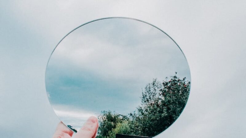 Sonhar com Espelho: Reflexos do Subconsciente e Seus Significados
